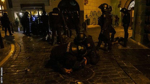 Police make arrests in Prague at Czech Republic v England