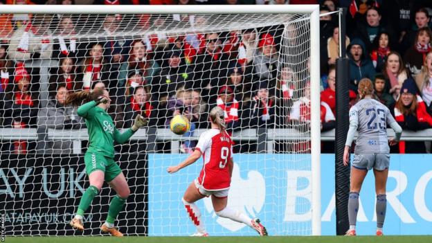 Arsenal's Beth Mead scores against Everton