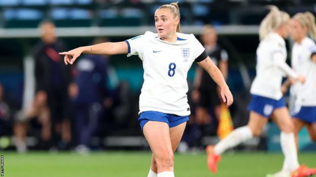 England v Denmark: Keira Walsh says England boss Sarina Wiegman wants her  to take responsibility - BBC Sport