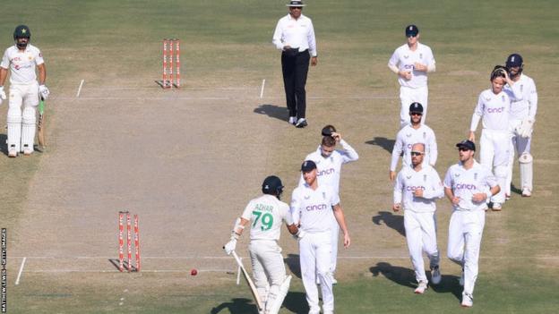 Azhar Ali was acclaimed with handshakes by the entire England team following his final Test appearance in Karachi