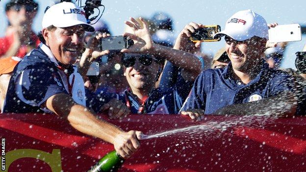 Ryder Cup 2016 United States Beat Europe 17 11 To Regain Trophy At Hazeltine Bbc Sport