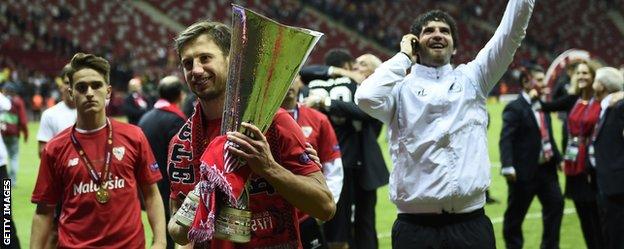 Sevilla's Grzegorz Krychowiak with the Europa League trophy