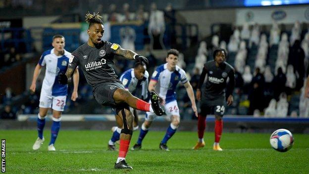 Ivan Toney scores a penalty