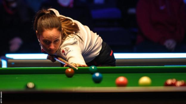 Women's world number one Reanne Evans in action
