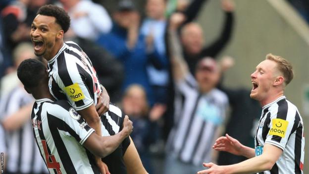 Newcastle United 6-1 Tottenham Hotspur: Toon score six to overpower Spurs -  BBC Sport