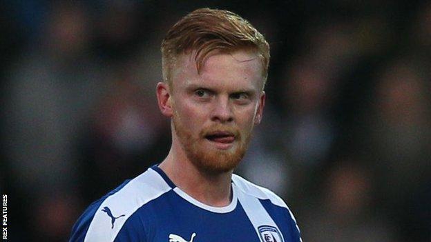 Liam O'Neil: Chesterfield defender joins Cambridge United on permanent ...