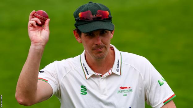 Chris Wright had his best day at New Road since bowling Warwickshire to the county title in 2012