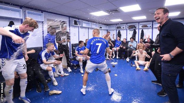 Everton players celebrate