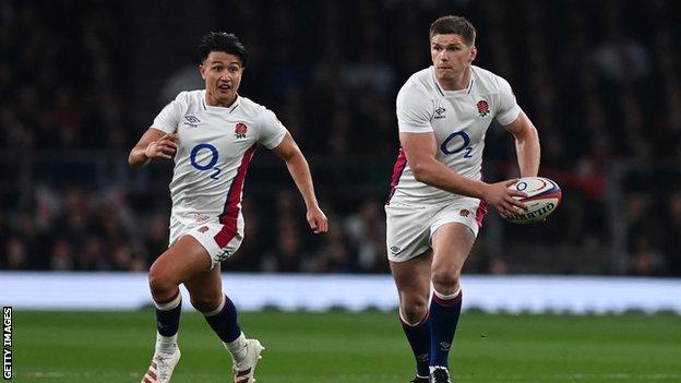 Marcus Smith and Owen Farrell playing for England
