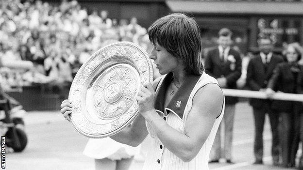 martina navratilova with wimbledon trophy