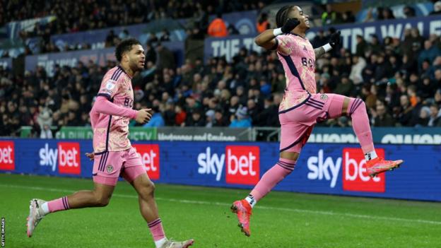 Crysencio Summerville of Leeds United celebrates