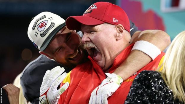 Travis Kelce and coach Andy Reid