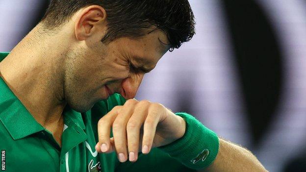 Novak Djokovic To Face Roger Federer Semi Final After Beating Milos
