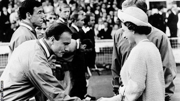 George Cohen is introduced to Queen Elizabeth II before the 1966 World Cup final