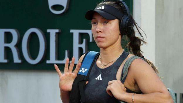 Jessica Pegula waves to the French Open crowd