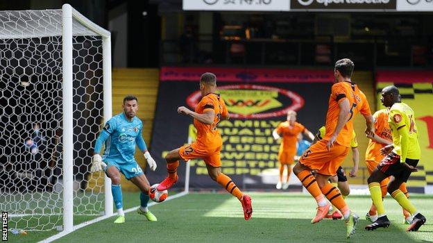 Dwight Gayle scores for Newcastle