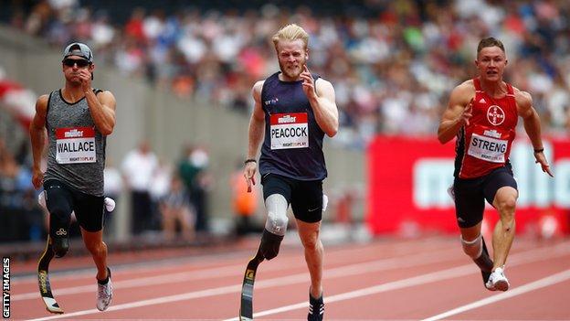 Jonnie Peacock in action against Jarryd Wallace and Felix Streng at a Diamond League meeting