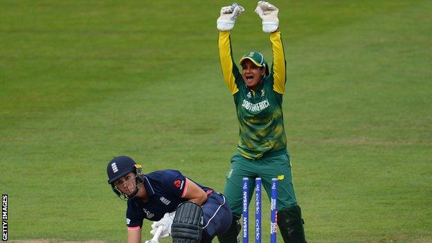 South Africa's Trisha Chetty appeals for the dismissal of England's Natalie Sciver