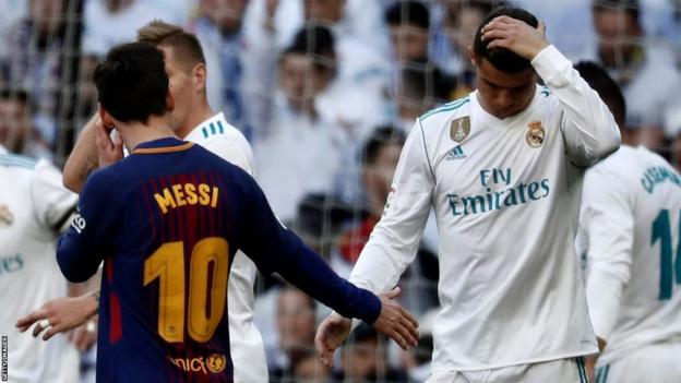  Lionel Messi and Cristiano Ronaldo shake hands after an El Clasico assembly between Barcelona and True Madrid