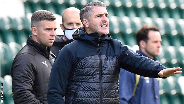 Ryan Lowe: Plymouth Argyle manager signs new contract to 2024 - BBC Sport