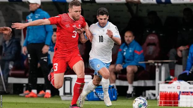 Manor Solomon playing for Israel against Switzerland