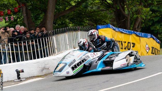 Isle Of Man Tt Birchall Brothers Storm To 11th Sidecar Win Bbc Sport