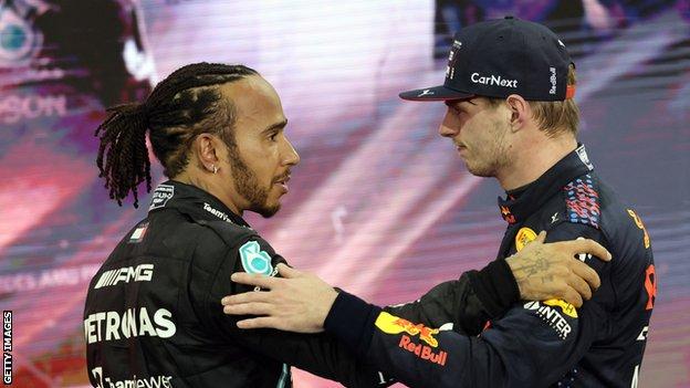 Lewis Hamilton en Max Verstappen