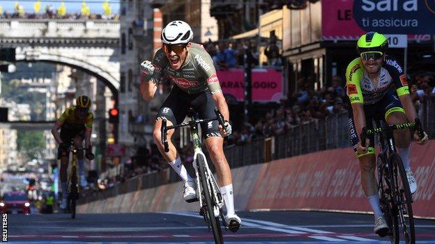 Stefano Oldani wins stage 12 of the 2022 Giro d'Italia