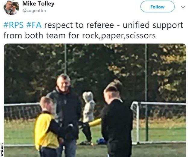 Referee banned for using rock paper scissors to decide kickoff in Women's  Super League - ESPN