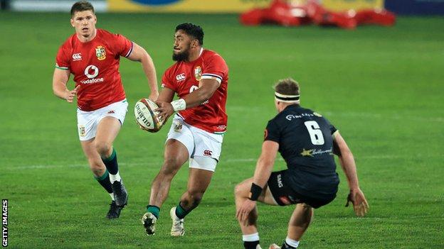 Bundee Aki