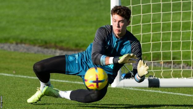 Max Thompson: Newcastle United goalkeeper joins Northampton Town on loan - BBC Sport