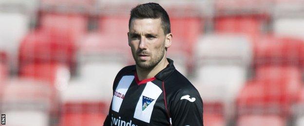 Dunfermline striker Nicky Clark