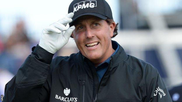 Phil Mickelson salutes the galleries at last year's Open at St Andrews
