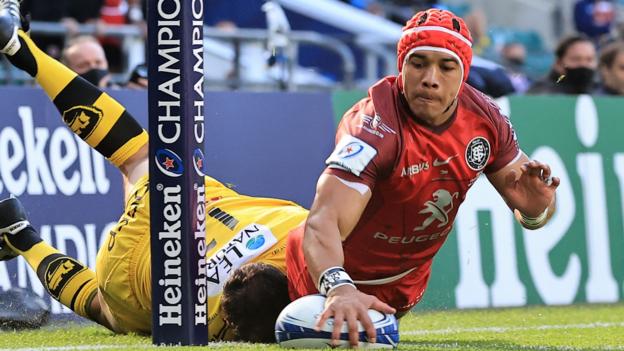 Cheslin Kolbe se voit refuser un essai