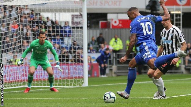 Cardiff City striker Kenneth Zohore takes aim against Newcastle