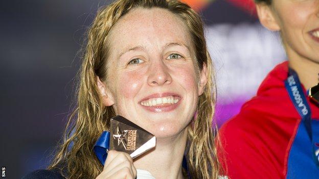 Hannah Miley shows off her bronze medal at the European Championships