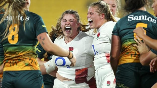 England celebrate after winning a scrum penalty against Australia