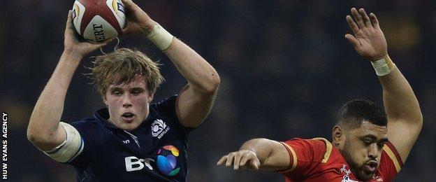 Jonny Gray wins this line-out for Scotland