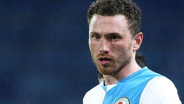 Corry Evans: Blackburn midfielder fractures skull and shatters eye socket - BBC Sport