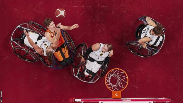 Bo Kramer in action for the Netherlands on the way to them winning gold the the Paralympic games in Tokyo