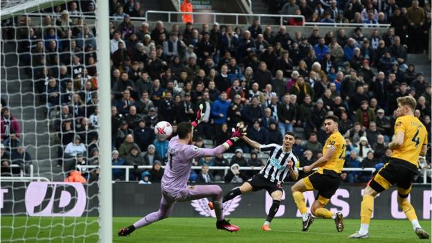 Miguel Almiron scoring against Wolves