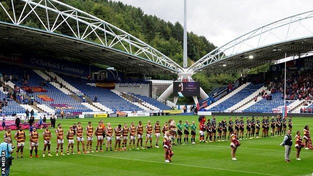 A minute's silence is observed before Huddersfield v Salford