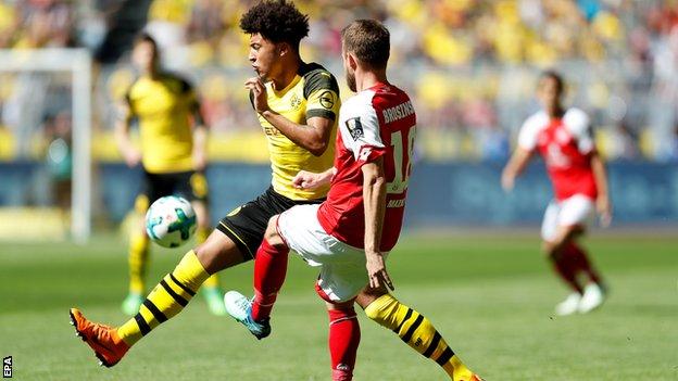 Jadon Sancho in action for Borussia Dortmund against Mainz