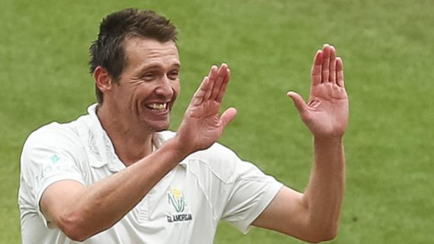Glamorgan Cricket: Hogan fit, Sisodiya call-up v Derbyshire - BBC Sport