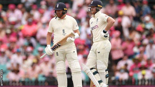 Jonny Bairstow and Ben Stokes chatting while batting in a Test match