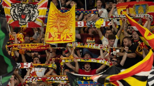 Lens fans