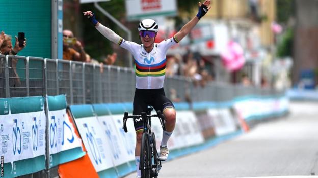 Annemiek van Vleuten wins the second stage of the 2023 Giro d'Italia Donne