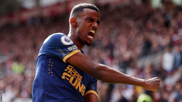 Newcastle striker Alexander Isak celebrates scoring his side's second goal at Brentford in the Premier League