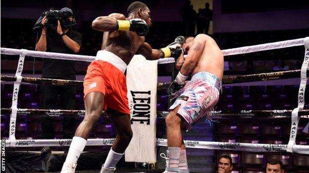 Yoenlis Feliciano Hernandez punches Mexican boxer Juan Carlos Raygosa