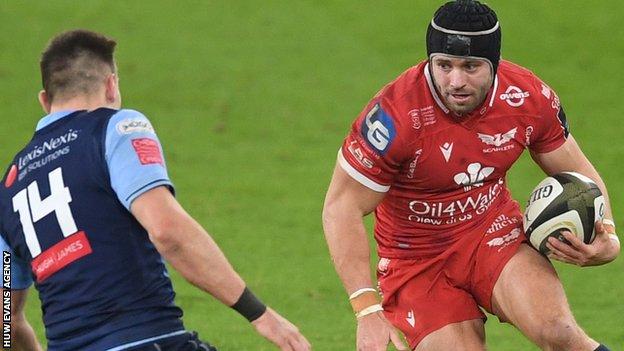 Leigh Halfpenny faces the Cardiff Blues